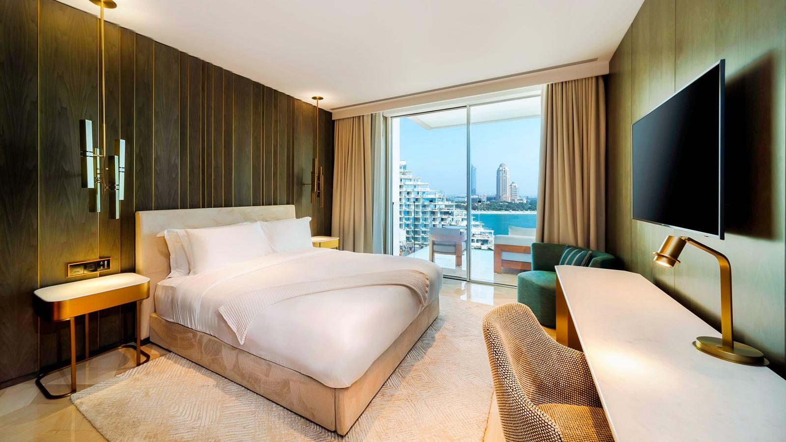 rooms-4-bed-|-xl-terrace--pool-suite