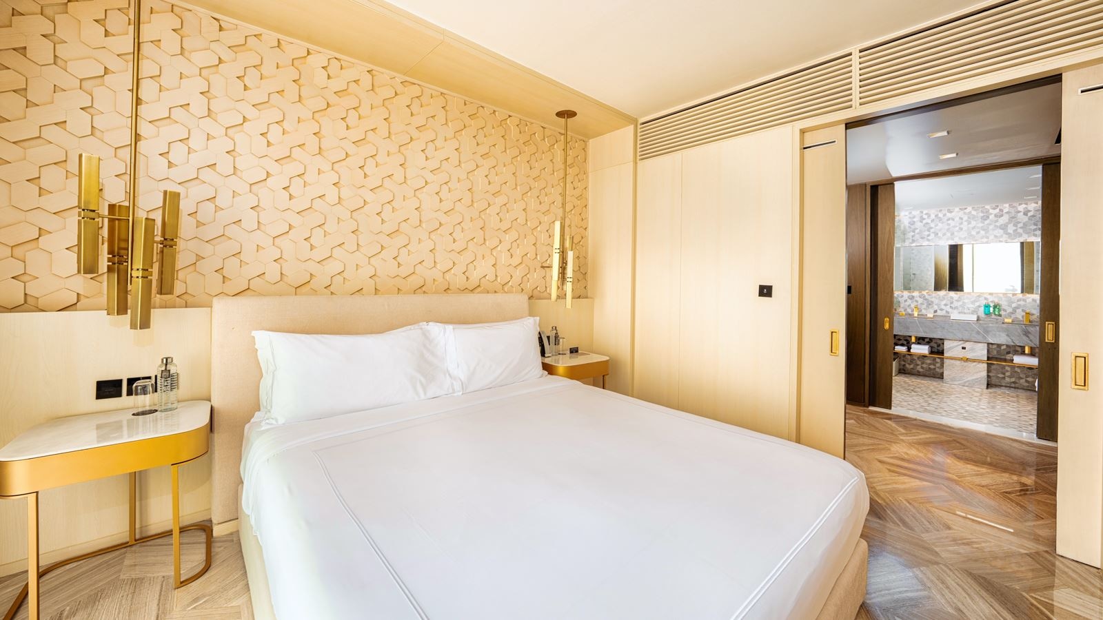 rooms-luxe-2-bedroom-suite