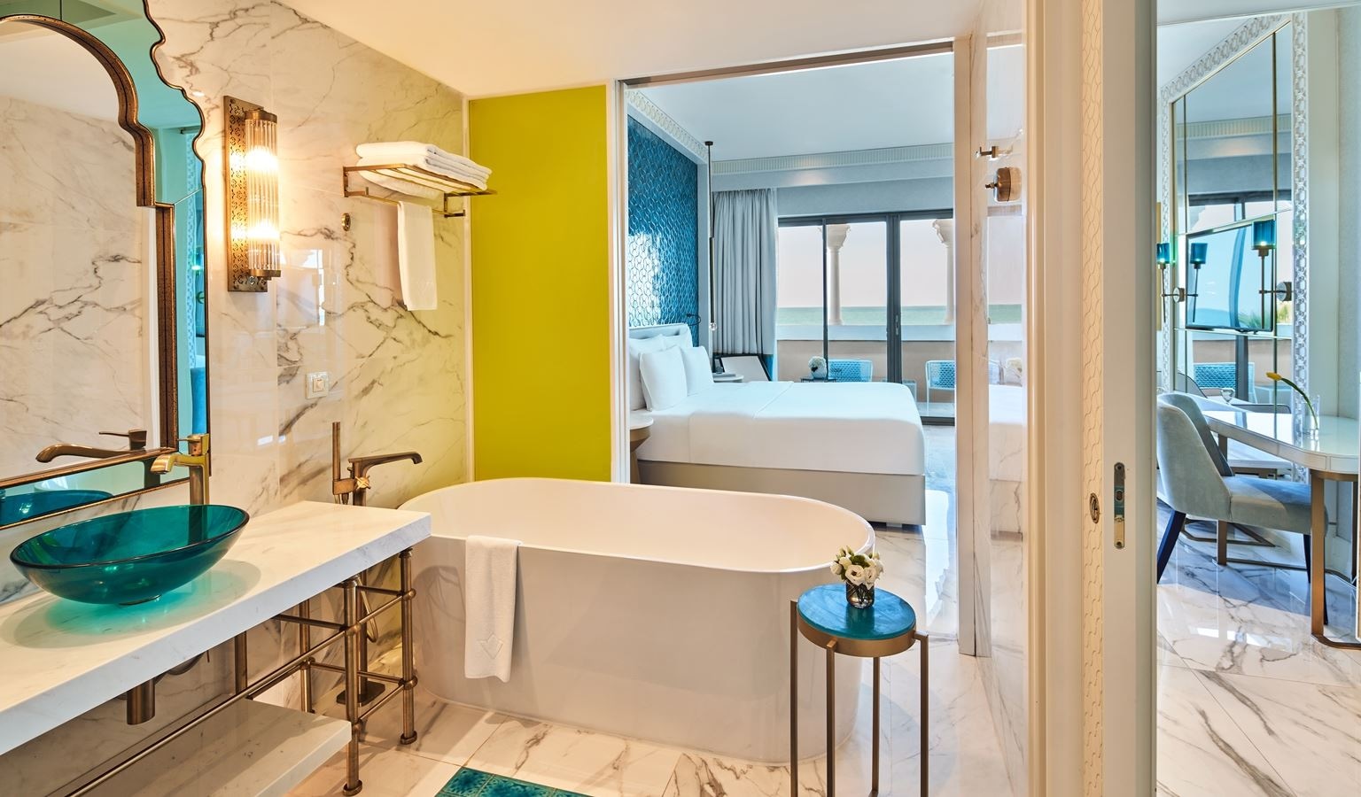 rooms-deluxe-room-sea-view