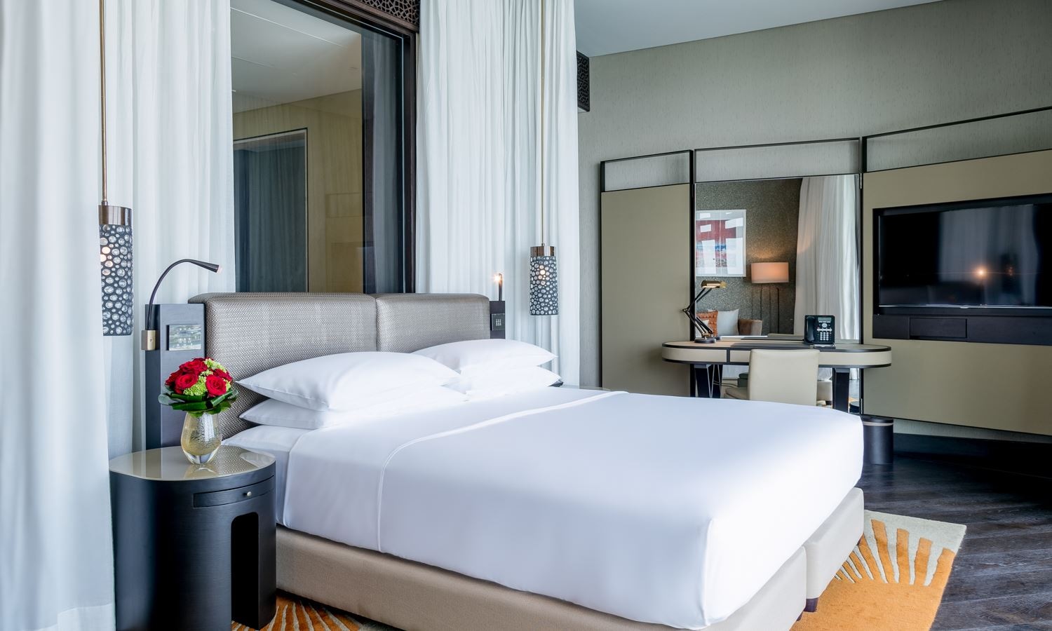 rooms-king-view-room