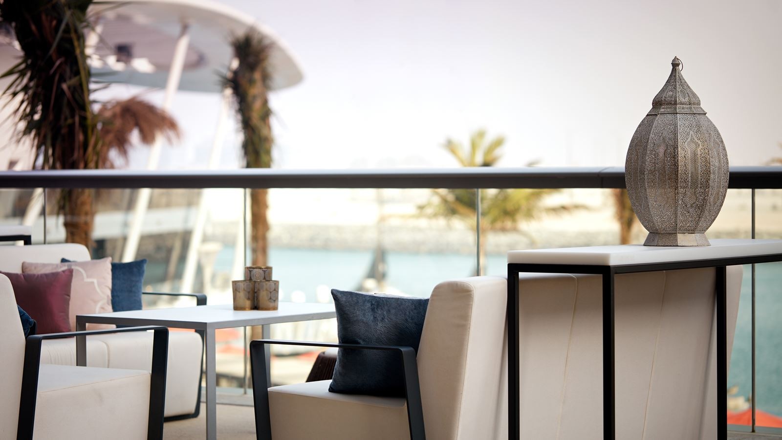 restaurants-pearl-lounge