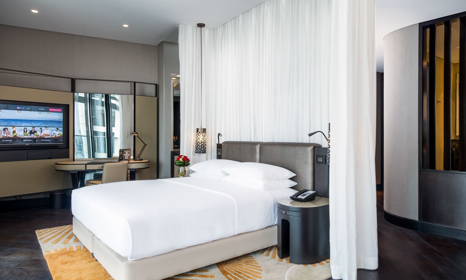 rooms-king-deluxe-room