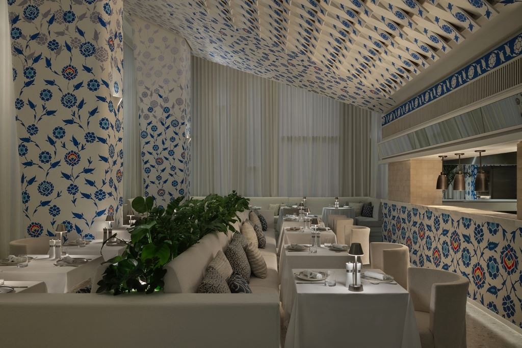 restaurants-the-blue-door