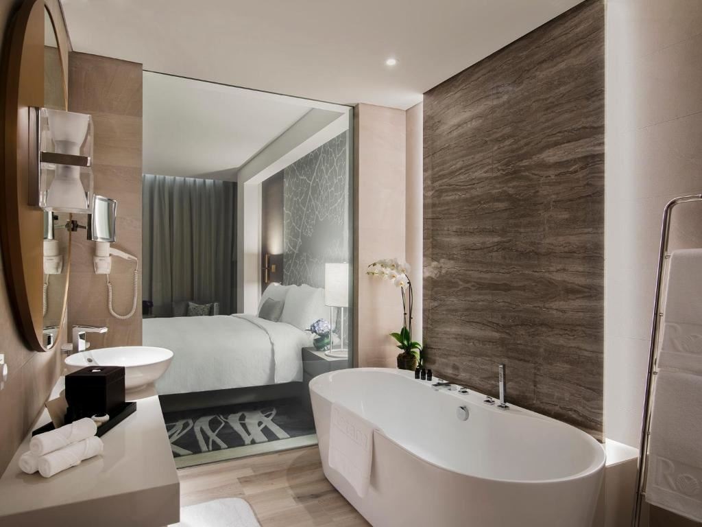 rooms-creek-view-room