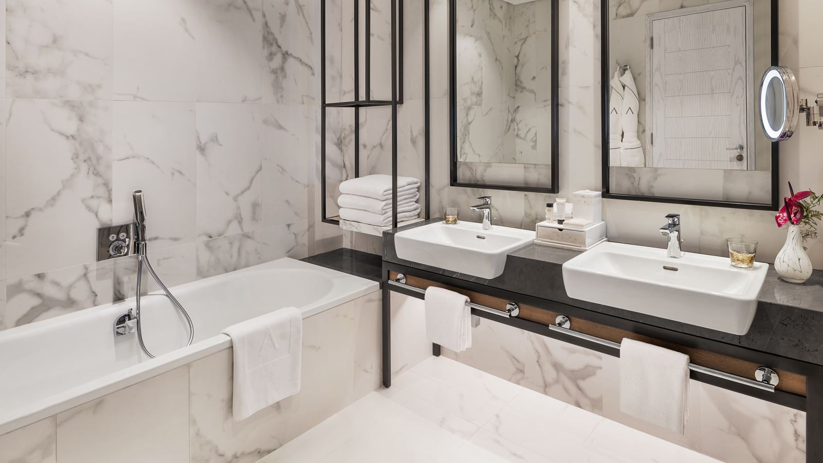 rooms-deluxe-room-ocean-view