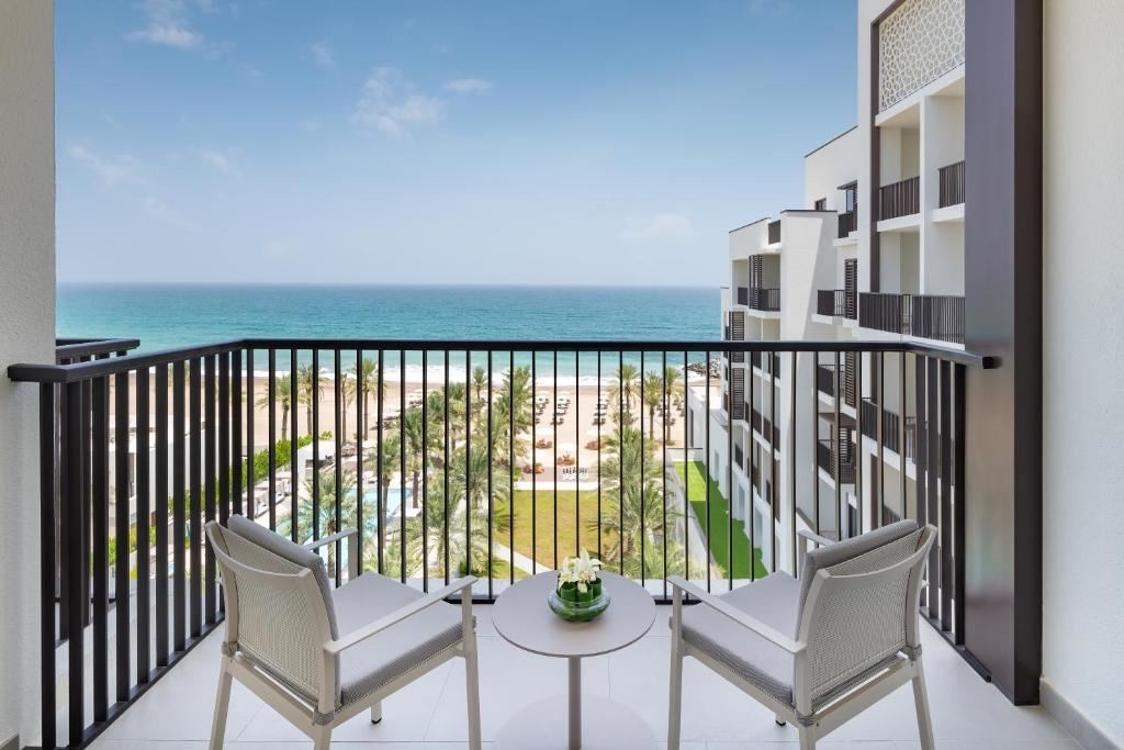 rooms-deluxe-room-ocean-view