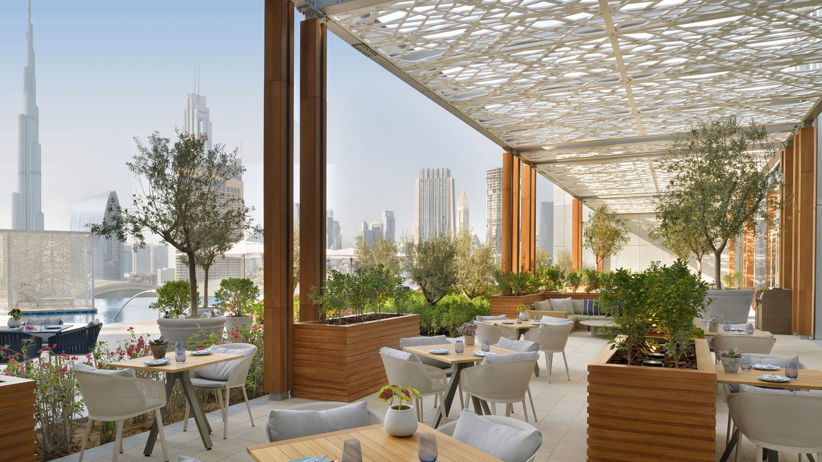 restaurants-the-restaurant-at-address-fountain-views