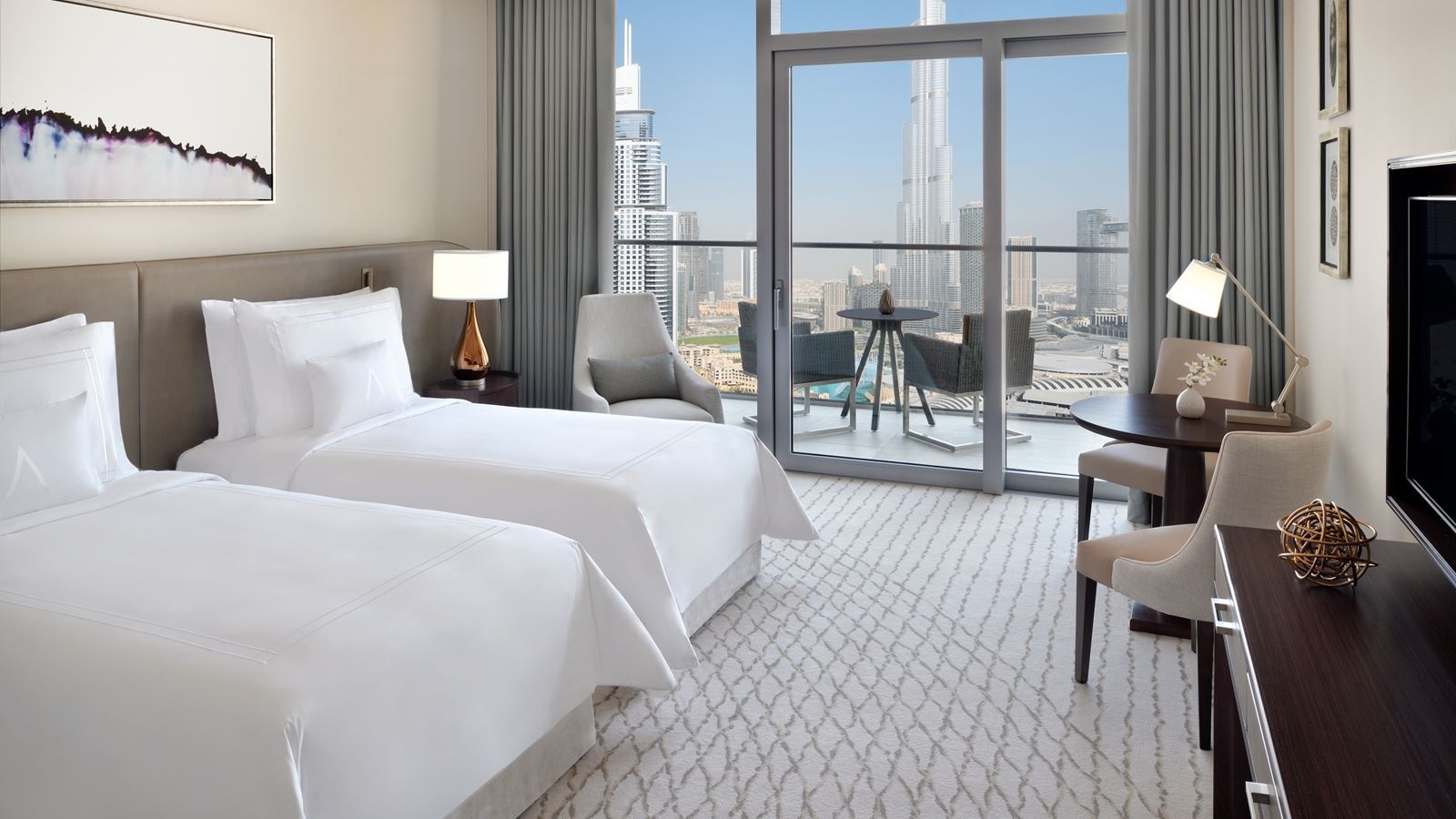rooms-club-burj-khalifa-and-fountain-view
