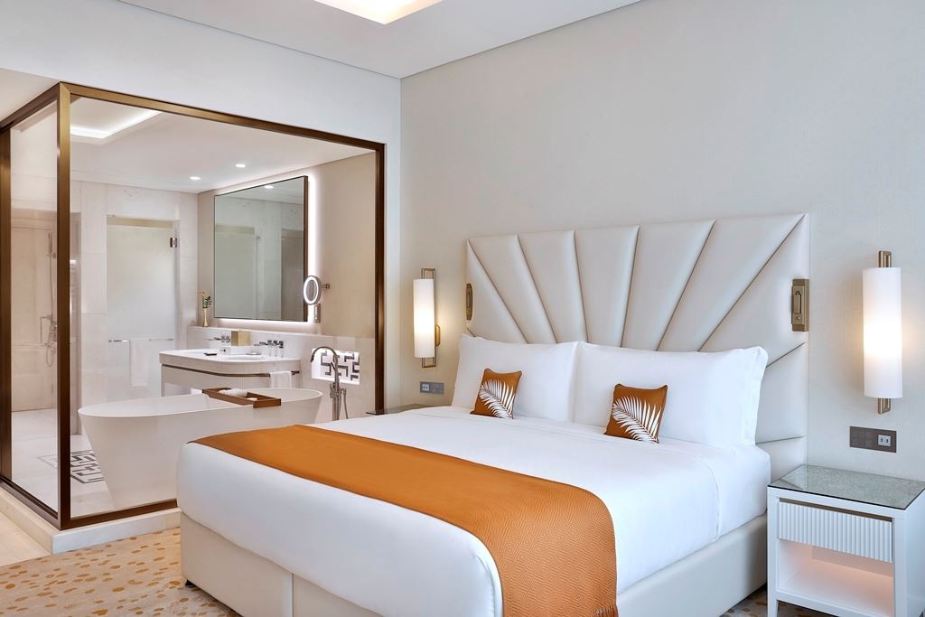 rooms-deluxe-king-room