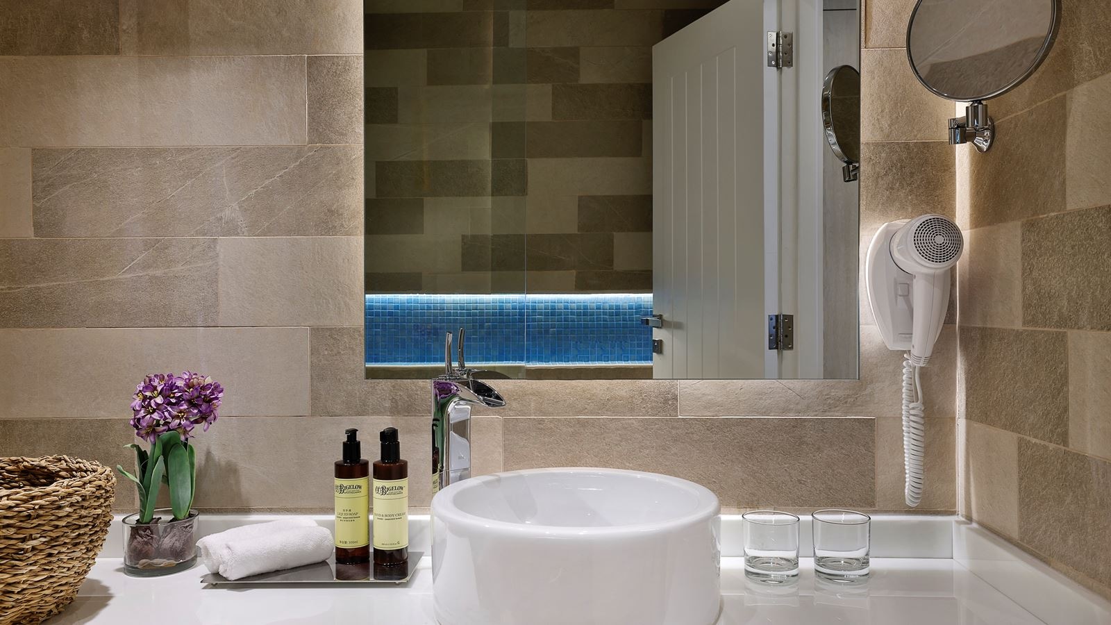 rooms-superior-1-bedroom-seaview-apartment