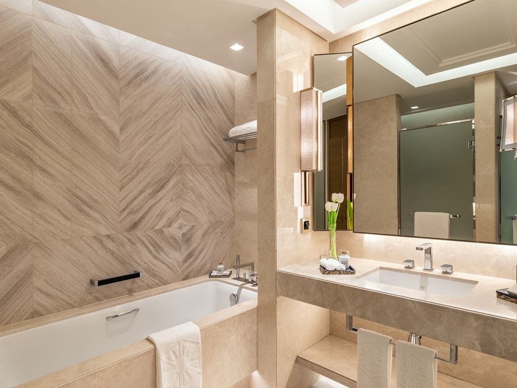 rooms-luxury-palm-sea-view-room