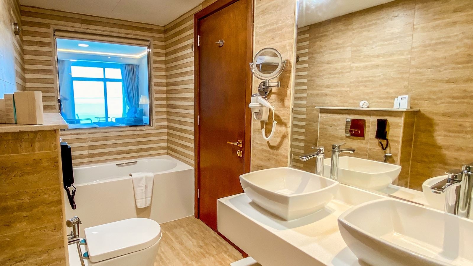 rooms-deluxe-ocean-view