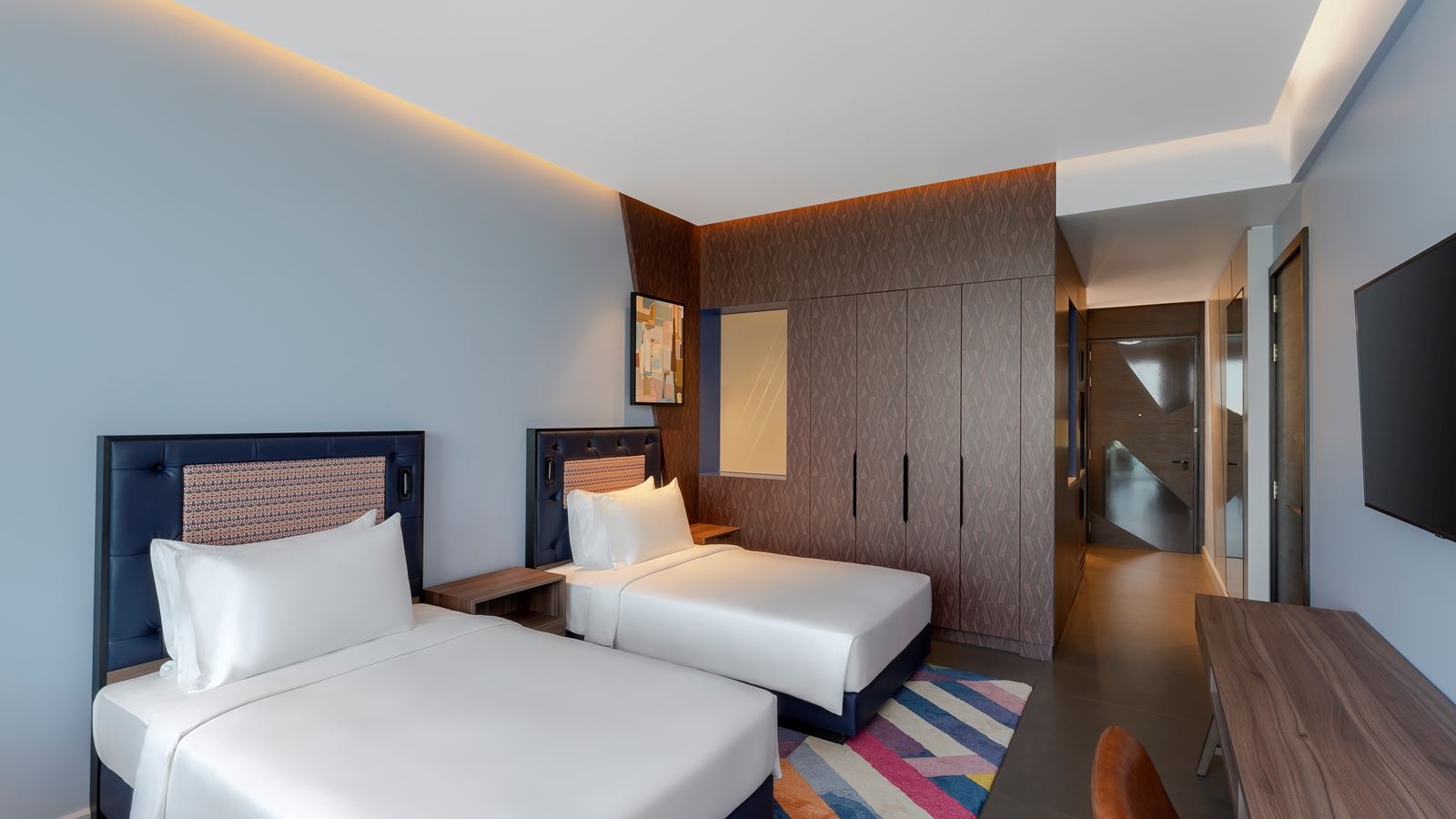 rooms-kingtwin-room