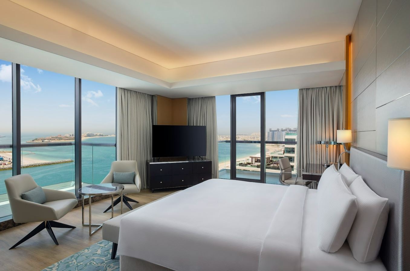 rooms-two-bedroom-suite-with-sea-view