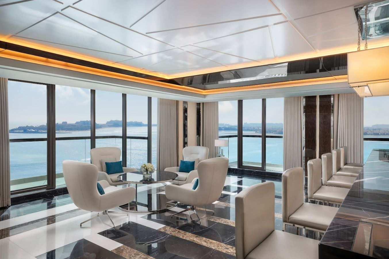 rooms-royal-suite-with-sea-view