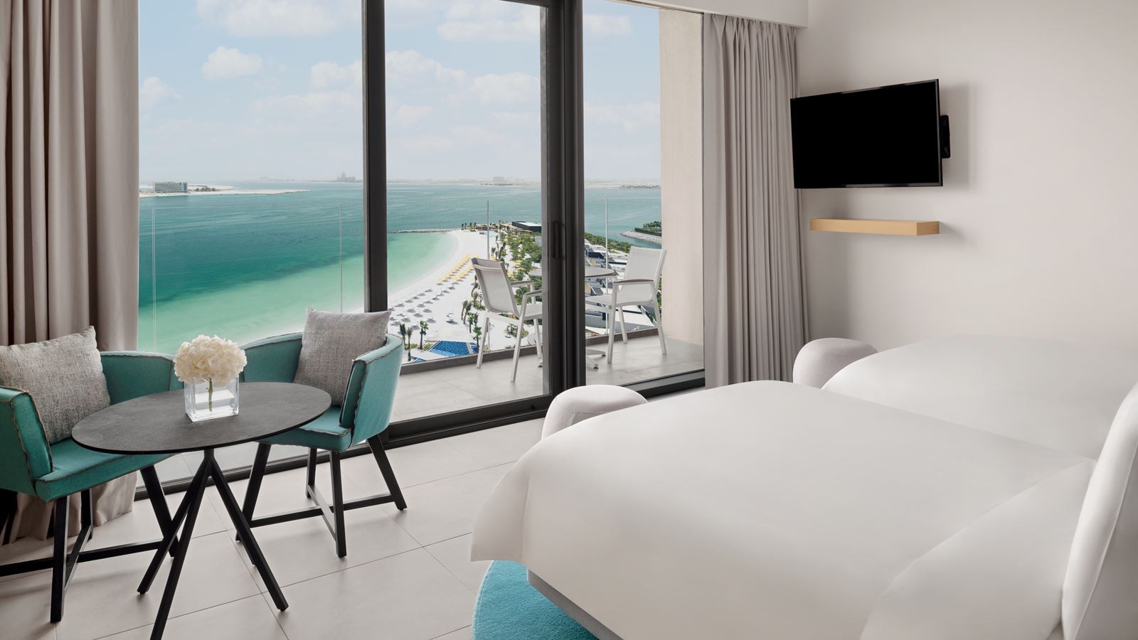 rooms-deluxe-beach--pool-view-room