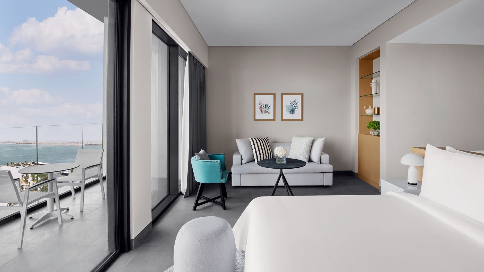 rooms-panoramic-bridge-suite-pool--beach-view