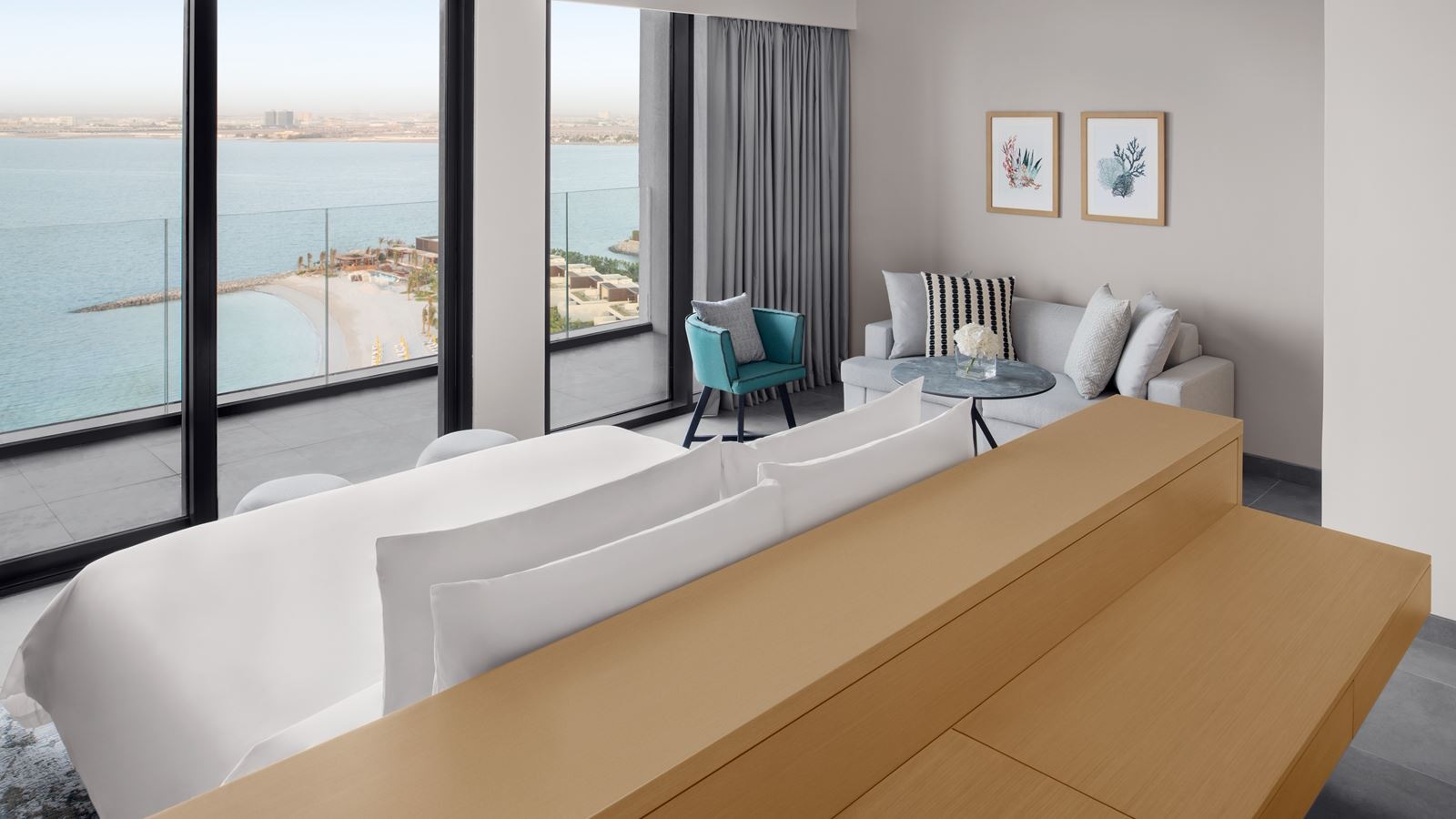 rooms-panoramic-bridge-suite-pool--beach-view