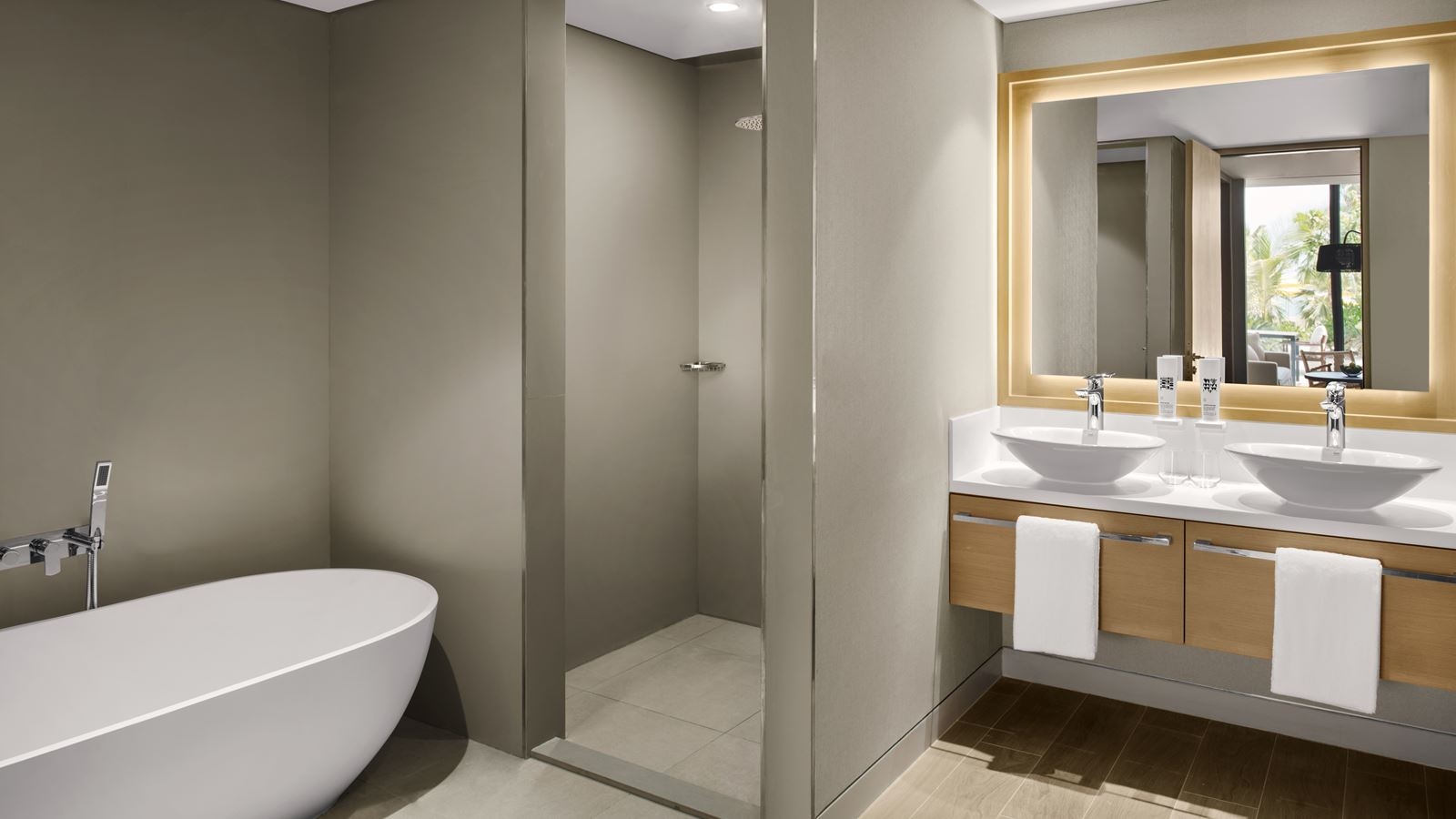 rooms-al-marjan-beachfront-suite-with-private-pool