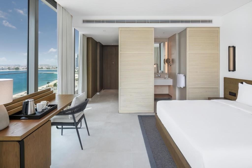 rooms-premium-room-corner-sea-view