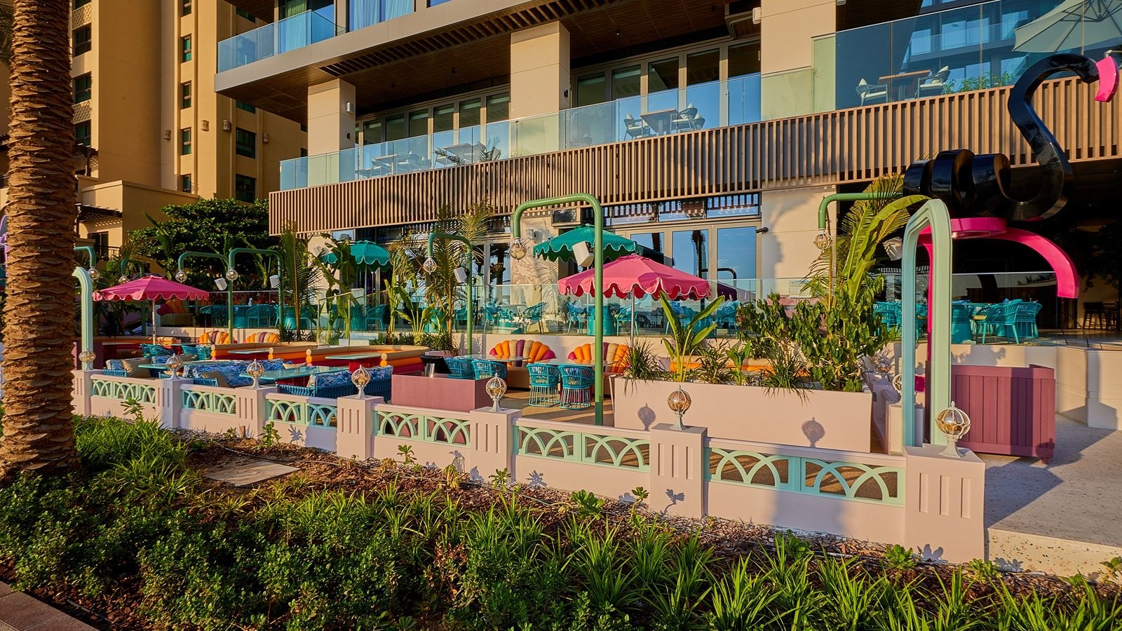 restaurants-black-flamingo