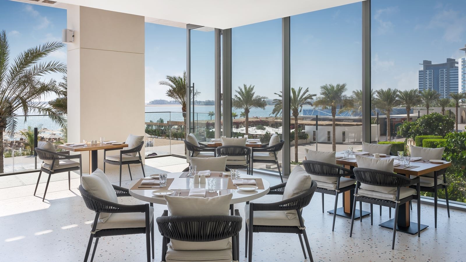 restaurants-the-palm-lounge