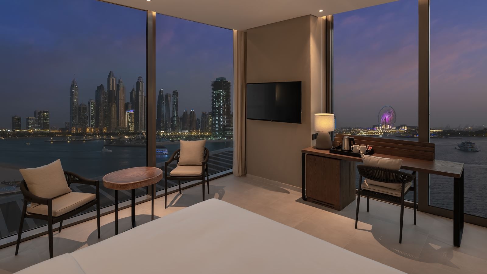 rooms-premium-room-corner-sea-view