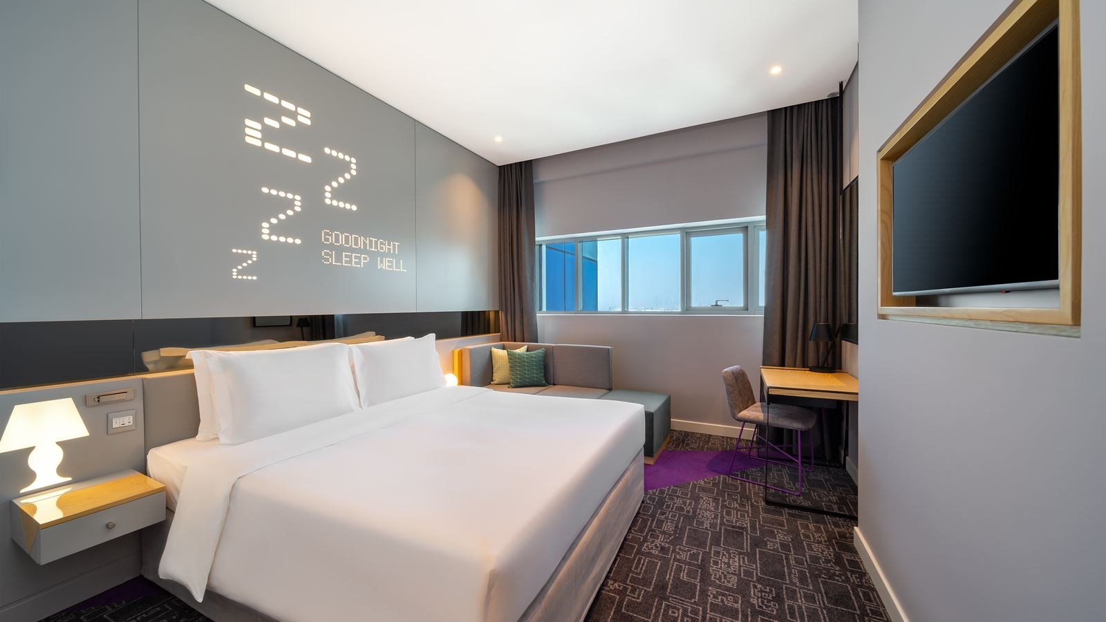 rooms-urban-king-room