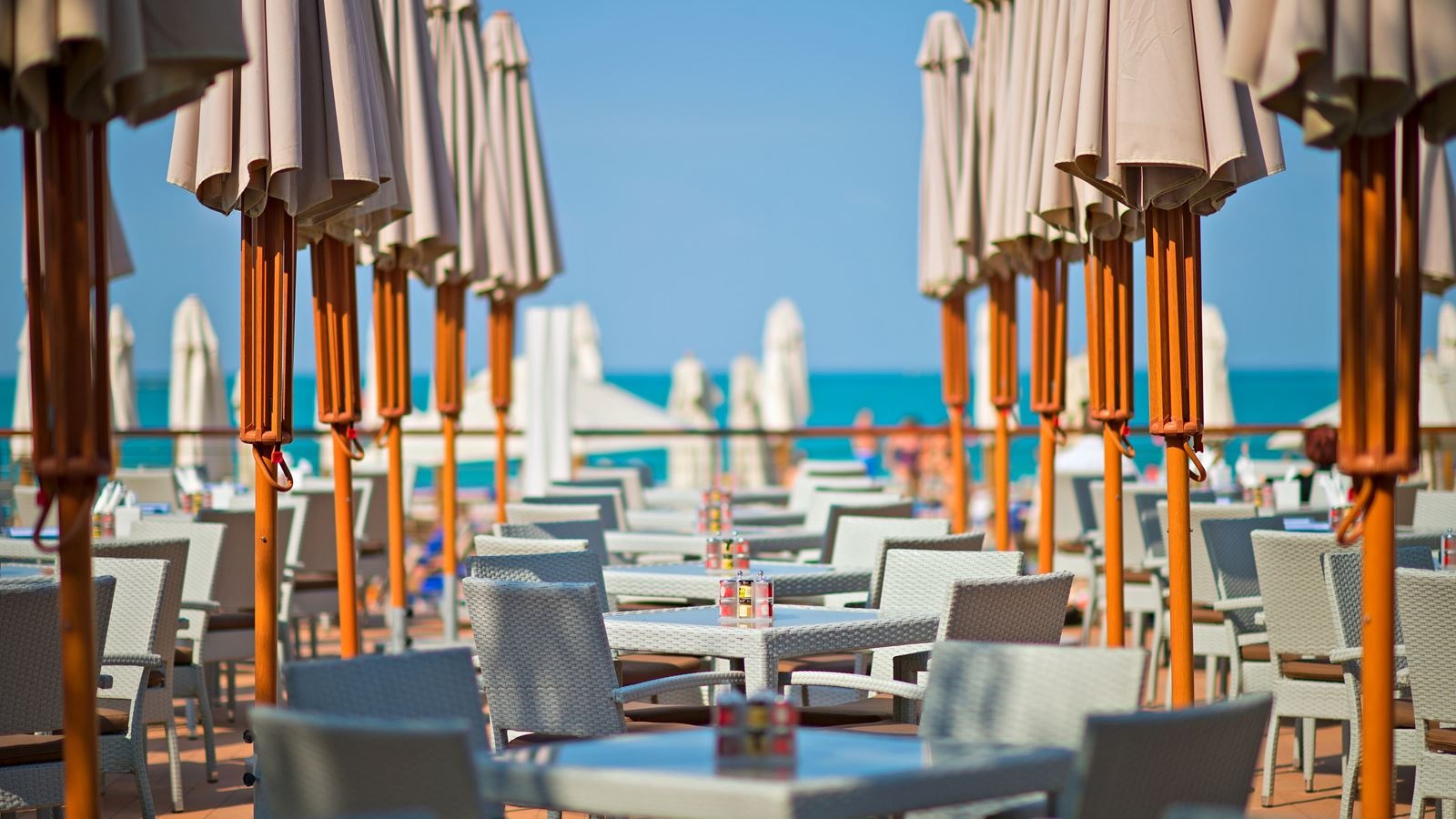 restaurants-wavebreaker