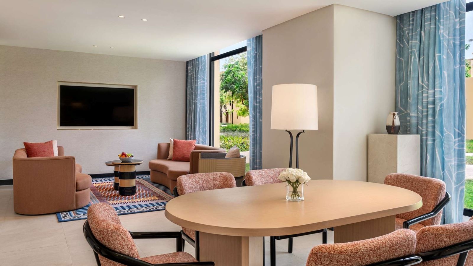 rooms-magnifique-one-bedroom-suite-garden-view