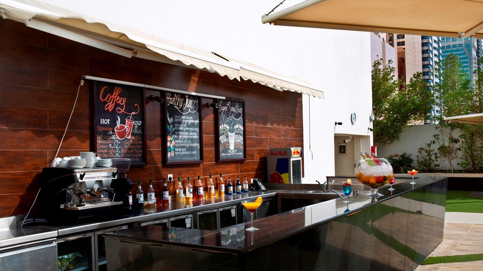 bars-infinity-pool-lounge