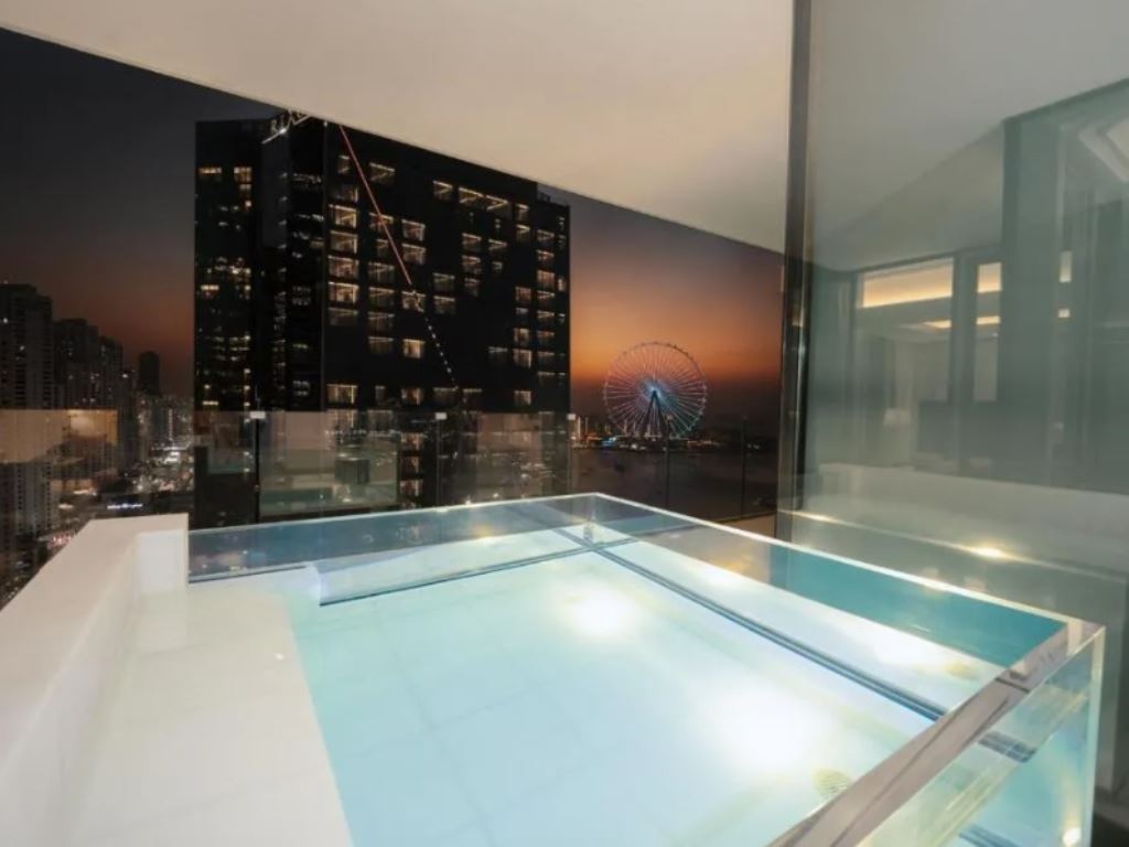 rooms-three-bedroom-residence-with-xl-pool