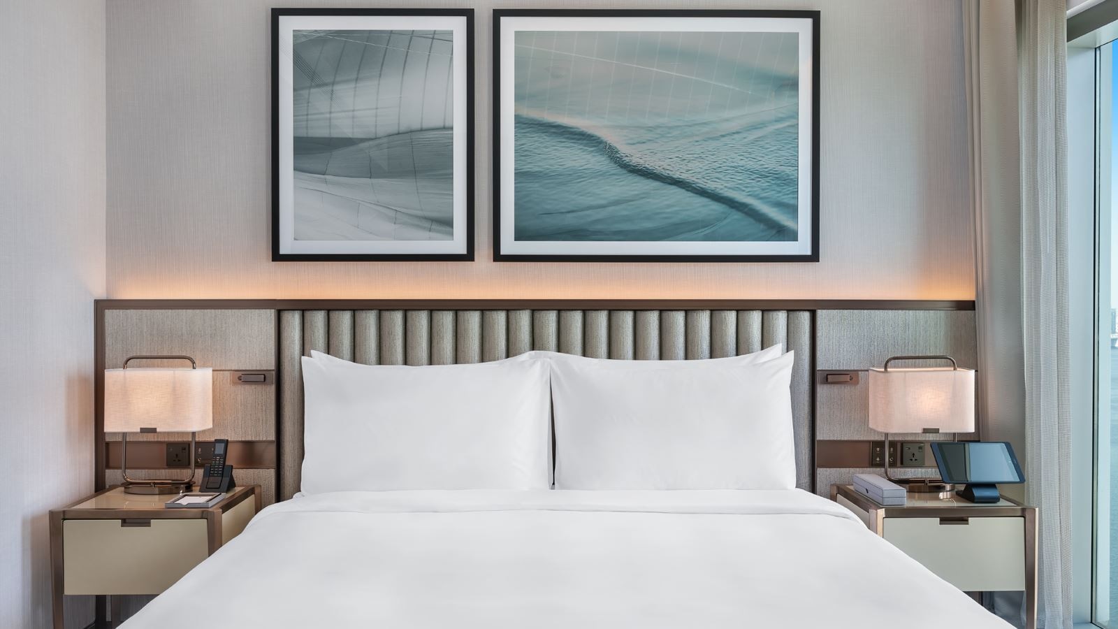 rooms-premier-room-creek-view