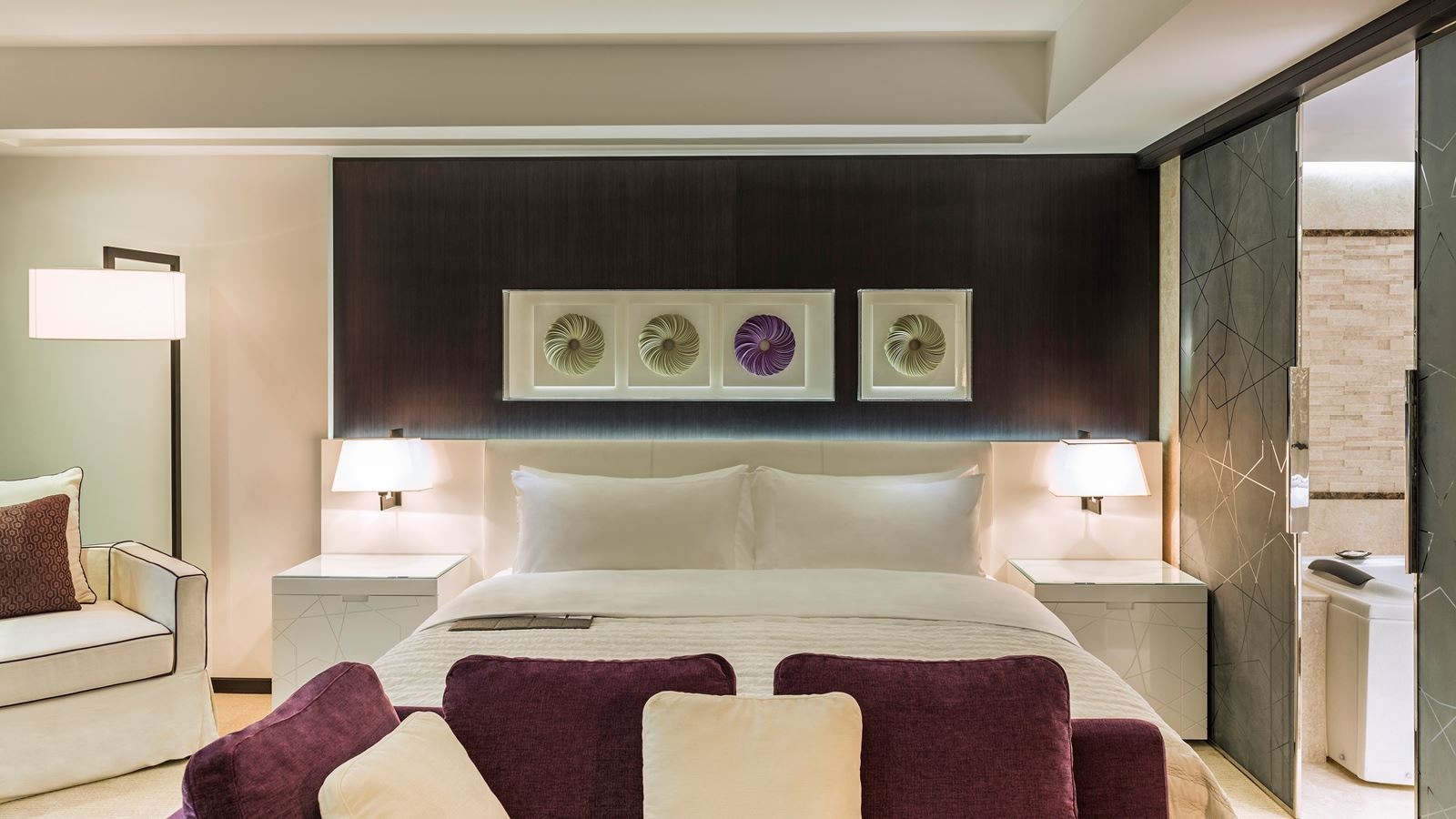 rooms-le-royal-club-room