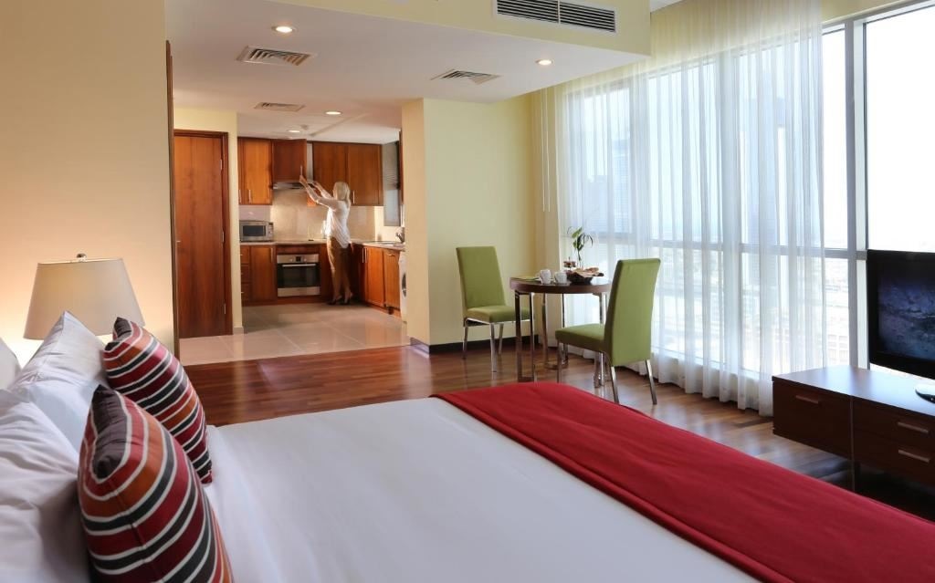 rooms-suite-with-views