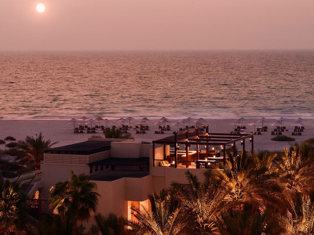 bars-the-rooftop-lounge