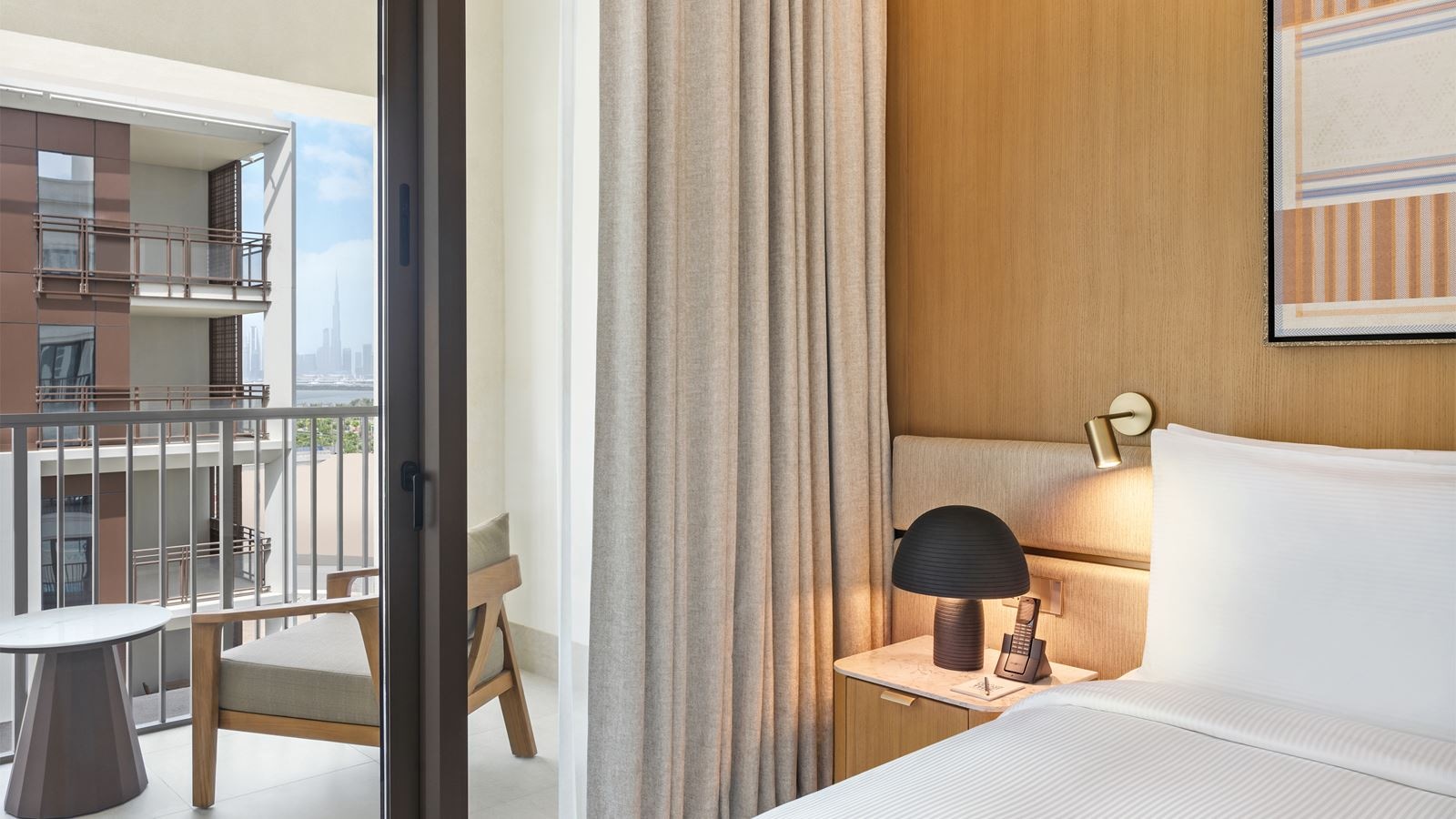 rooms-deluxe-room-king