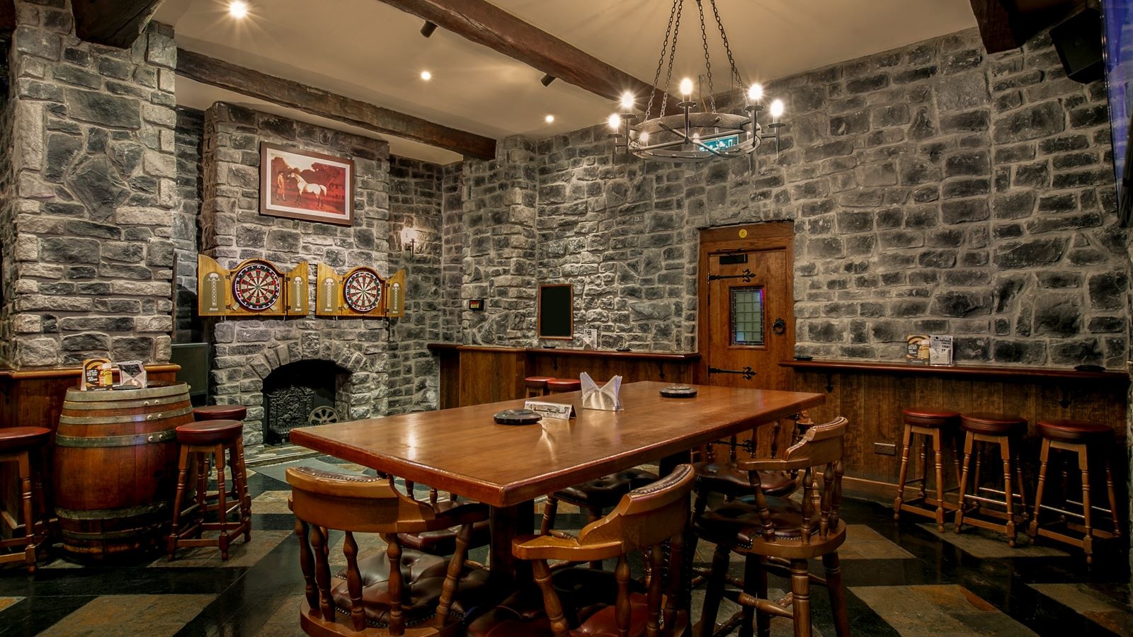 bars-neil-gwyne-english-pub