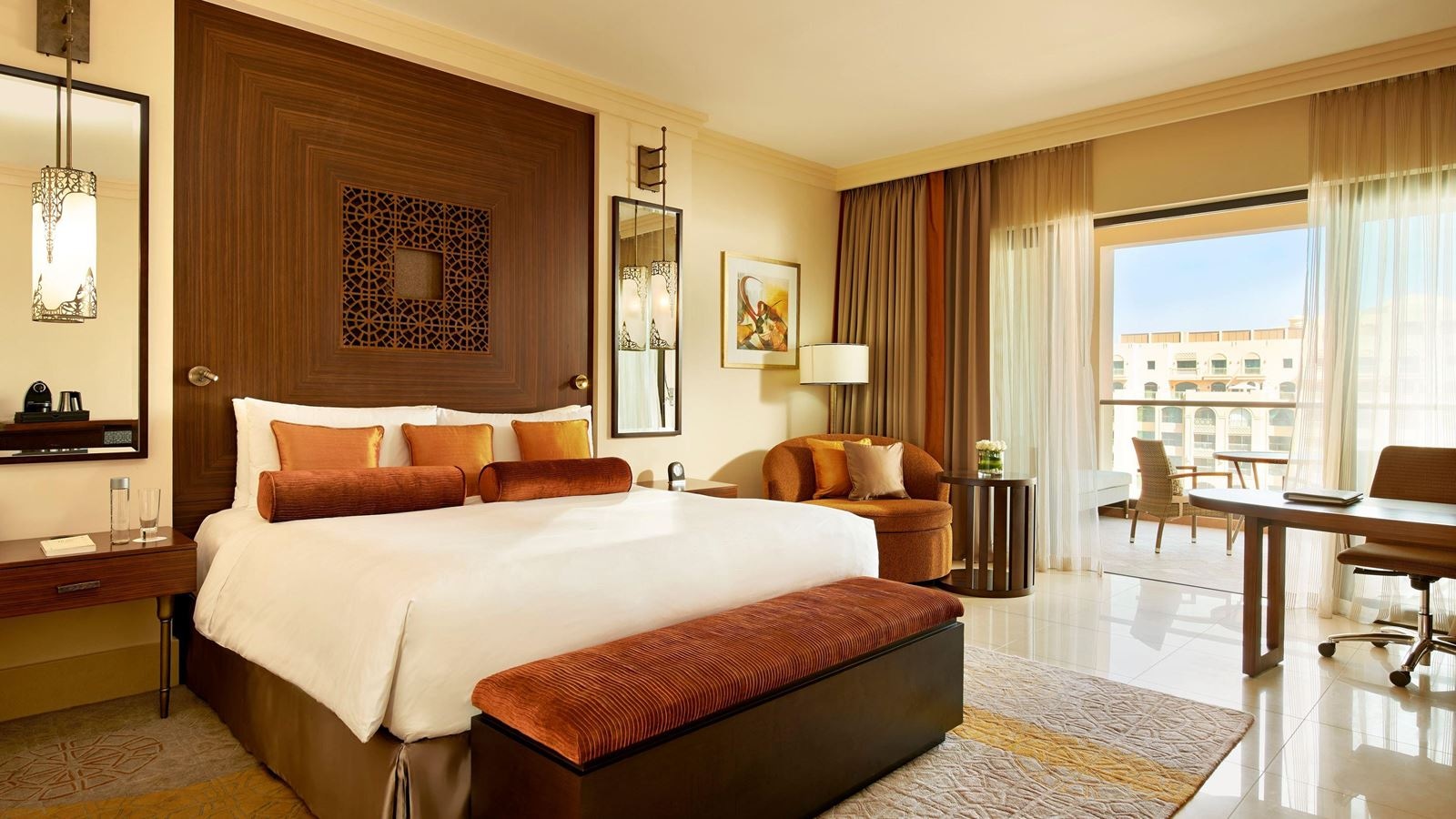 rooms-fairmont-gold-lounge-access-kingqueen-room-city-view