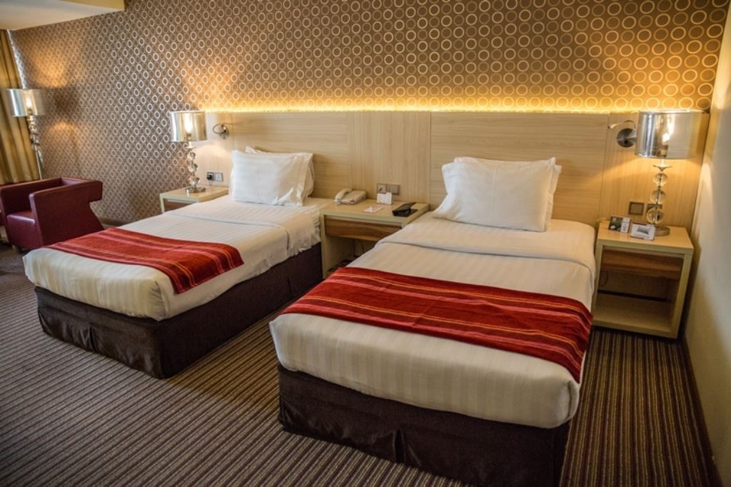 rooms-deluxe-room