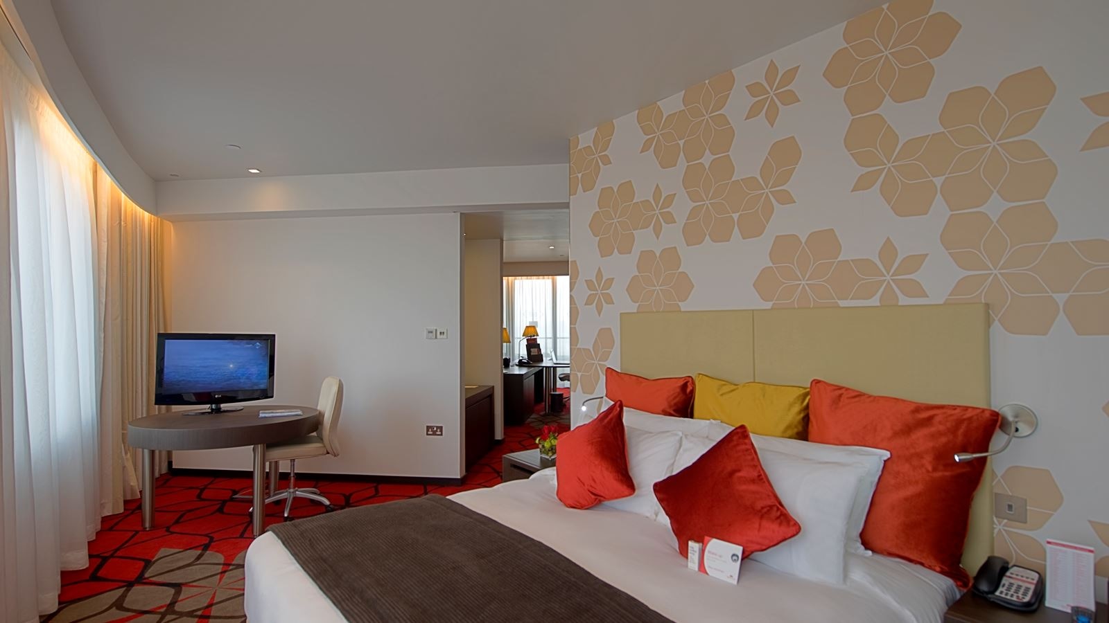 rooms-one-bedroom-suite-club-lounge-access-golf--sea