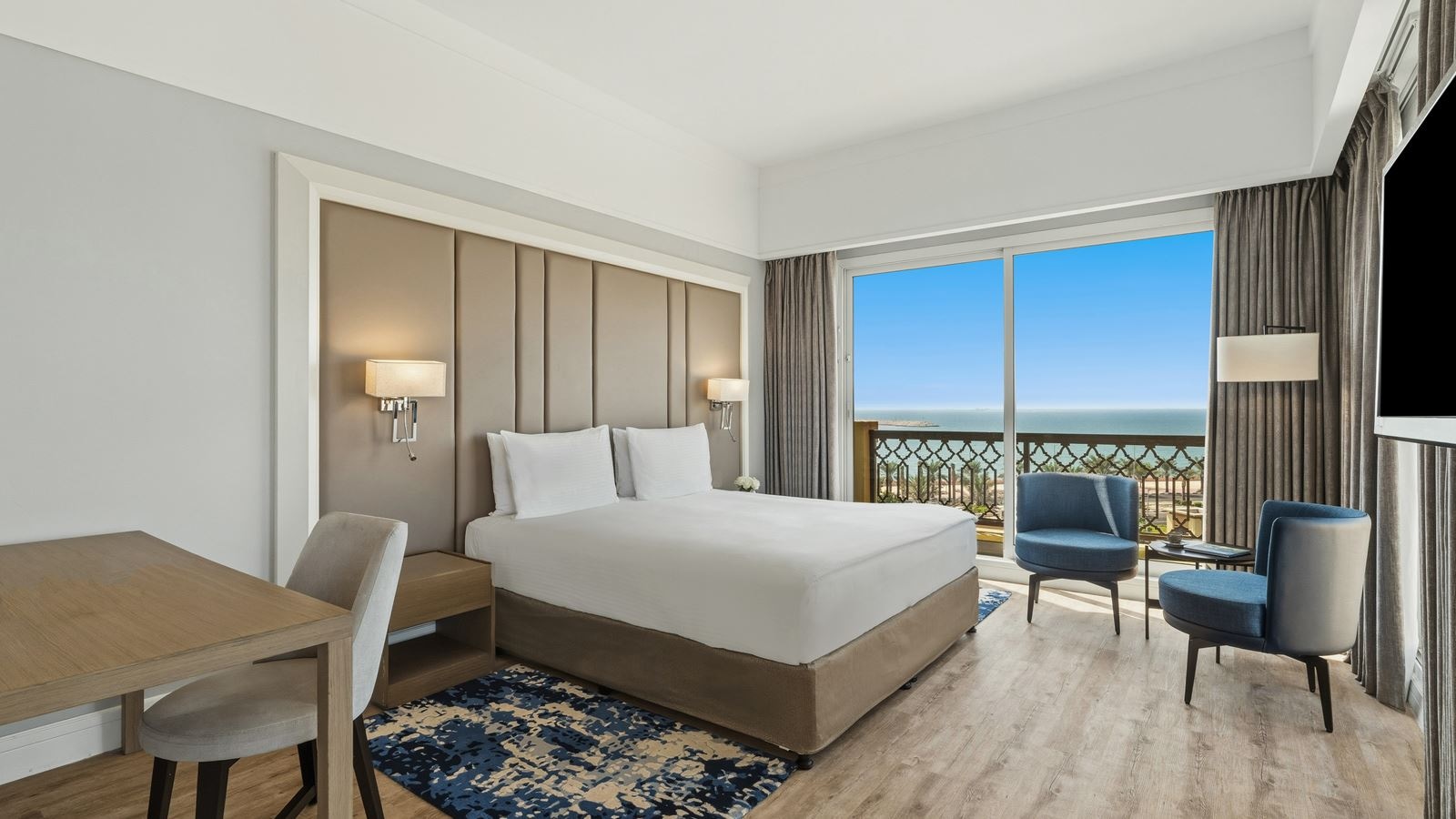 rooms-interconnecting-family-suite-with-sea-or-pool-view