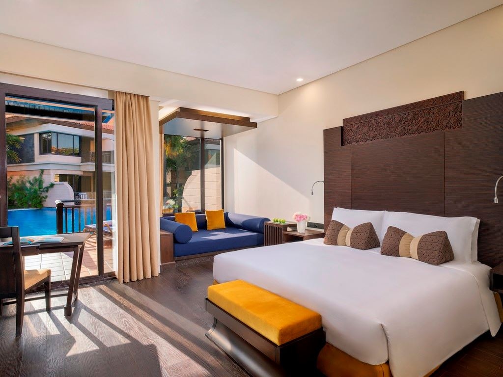 rooms-deluxe-lagoon-access-room