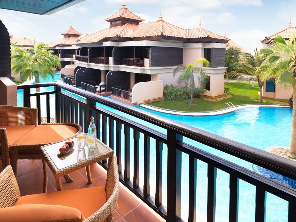 rooms-premier-lagoon-view-room