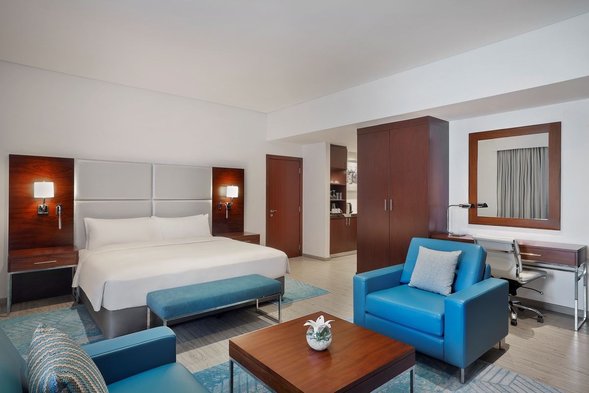 rooms-executive-room-sea-view-with-balcony