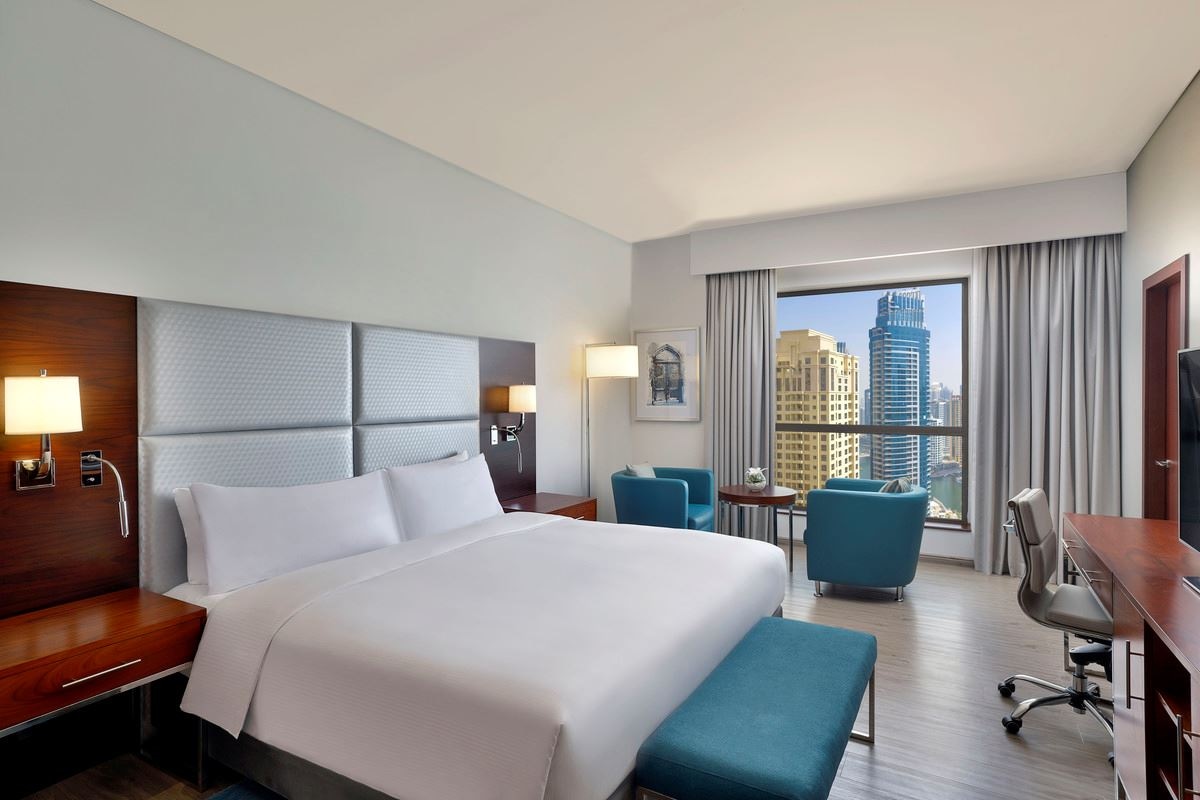 rooms-three-bedroom-family-suite-with-balcony