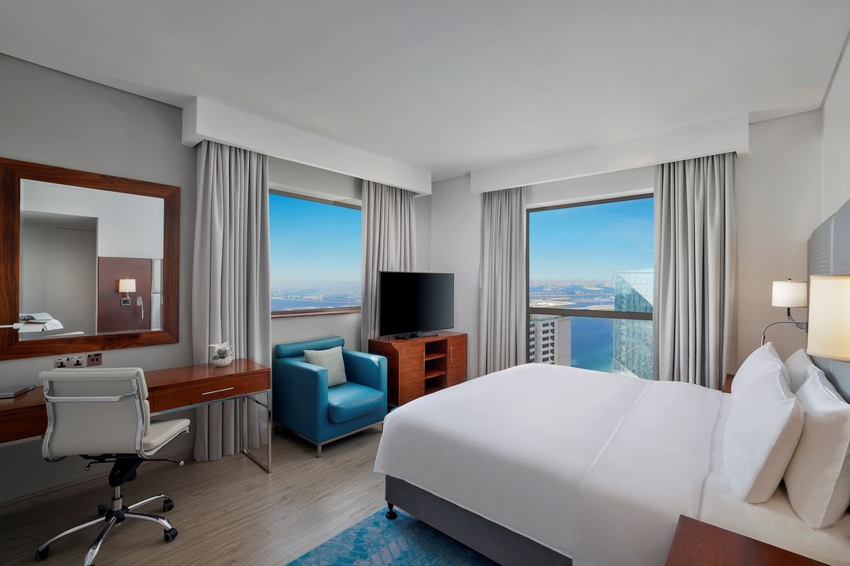 rooms-four-bedroom-family-suite-sea-view-with-balcony