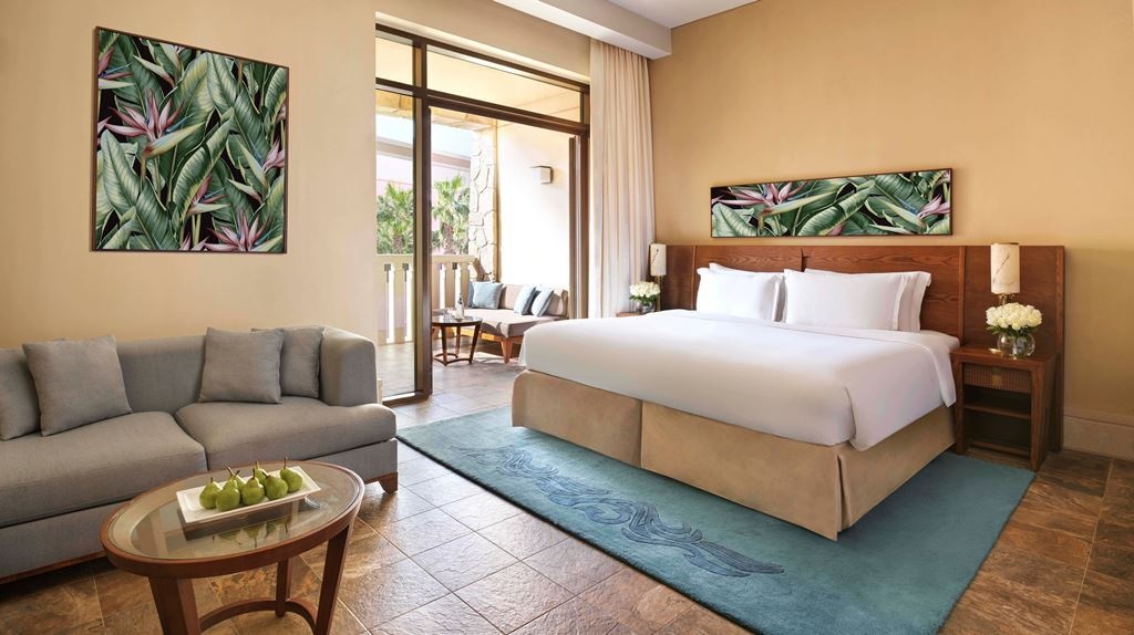 rooms-luxury-palm-view-room