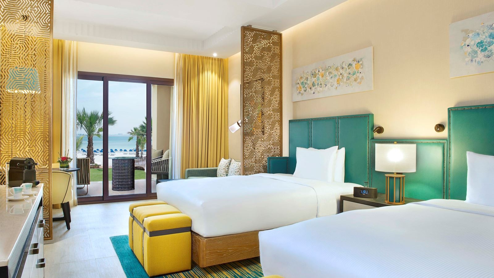 rooms-bay-club-with-beach-access