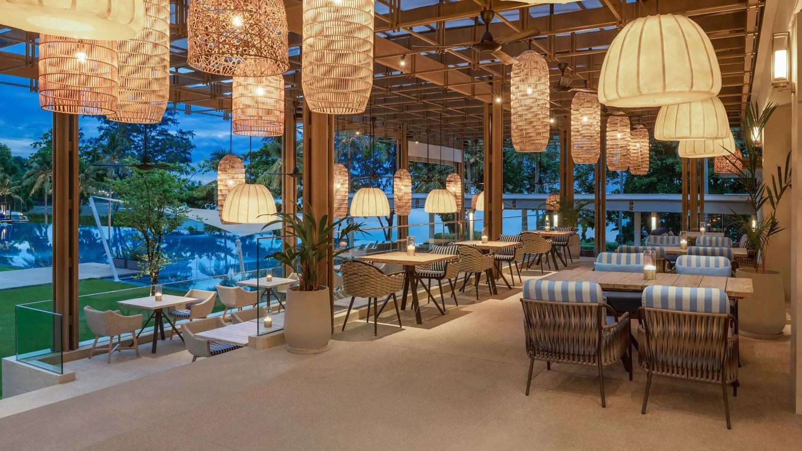 restaurants-the-pool-house-kitchen